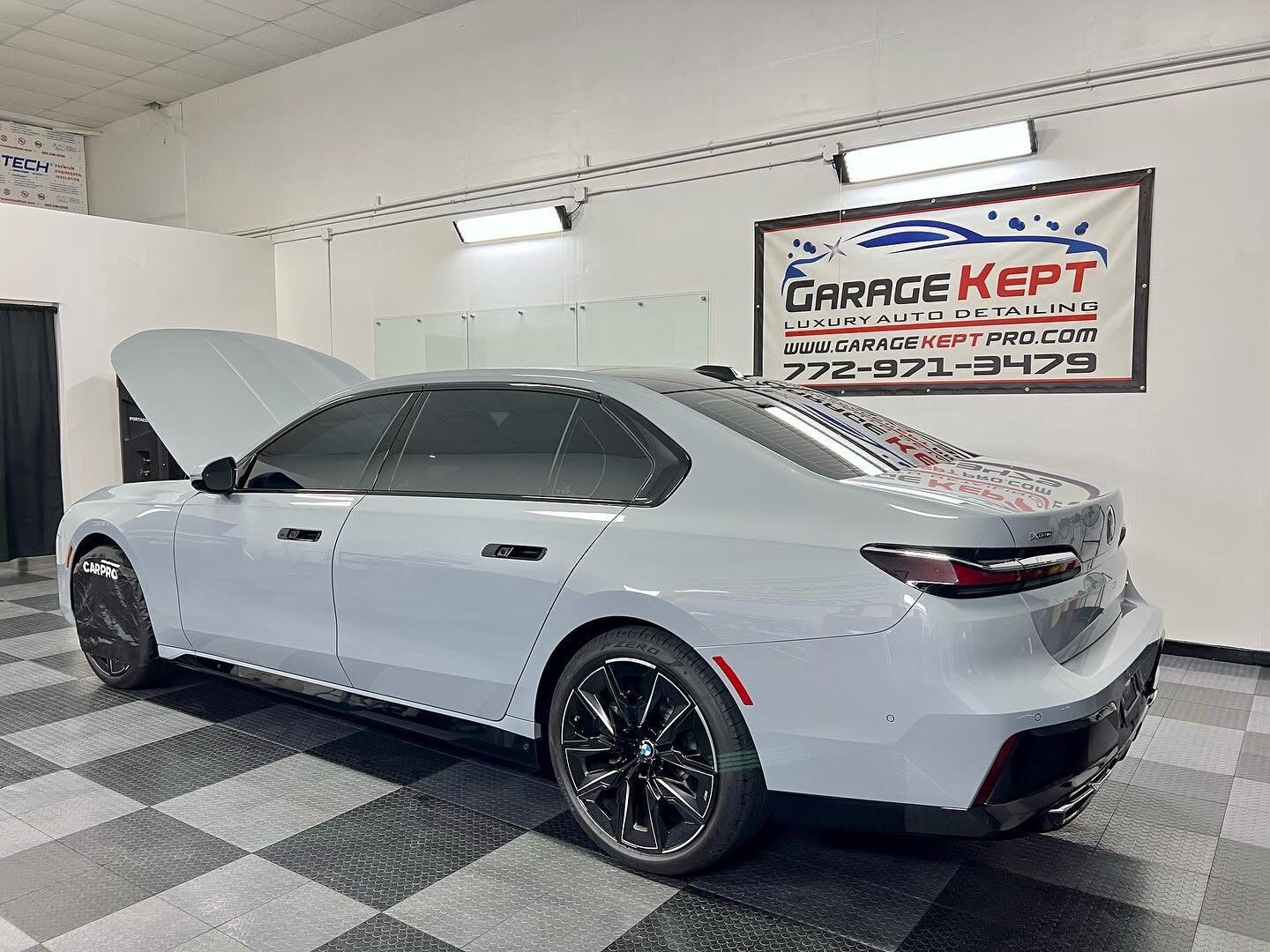 BMW 7 Series — Detail